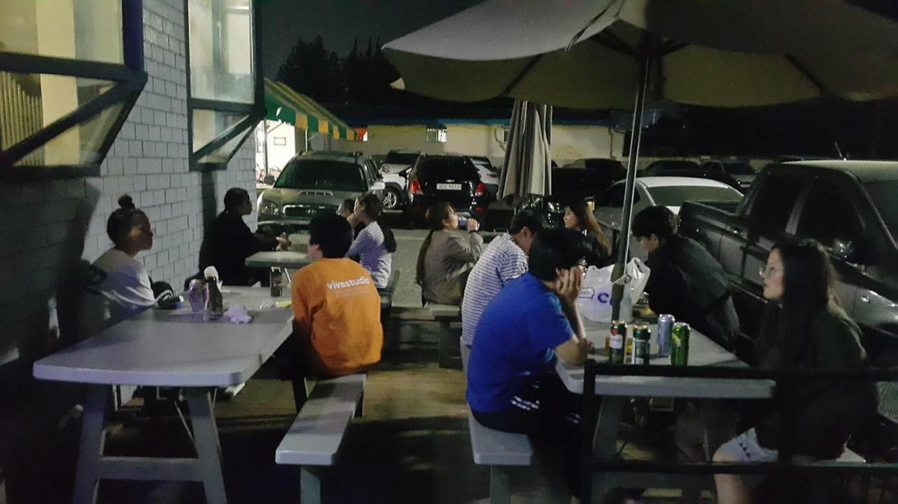 Goodstay Backpackers Gyeongju Guesthouse ภายนอก รูปภาพ